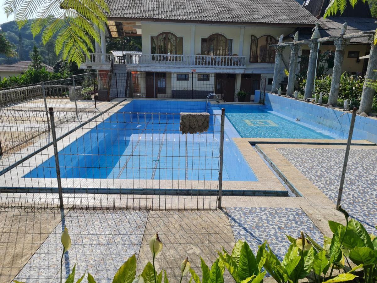 Hotel Bukit Zaitun Puncak Redpartner *